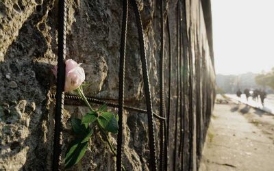 IM SCHATTEN DER MAUER – das neue Stück von Anke Gebert